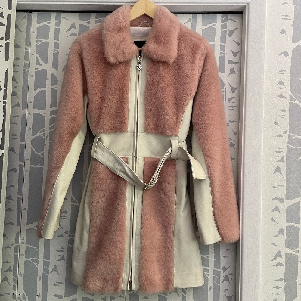 ROCAWEAR Creamy White Leather & Pink Faux Fur Lined Jacket size Medium